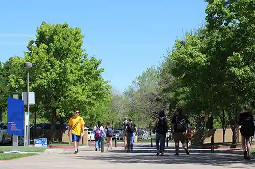 AC Students walking campus