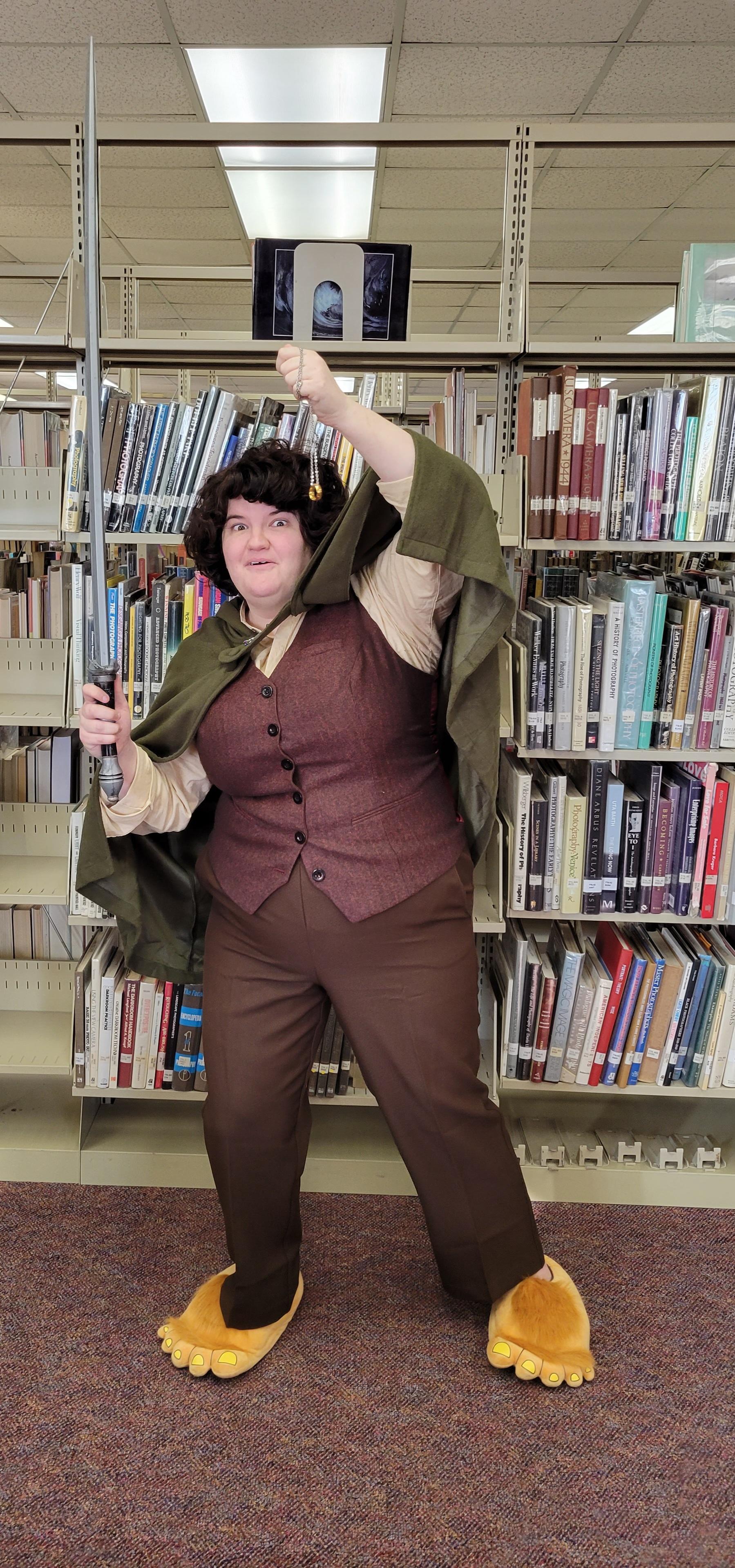 Hanna Homfeld as Frodo Baggins